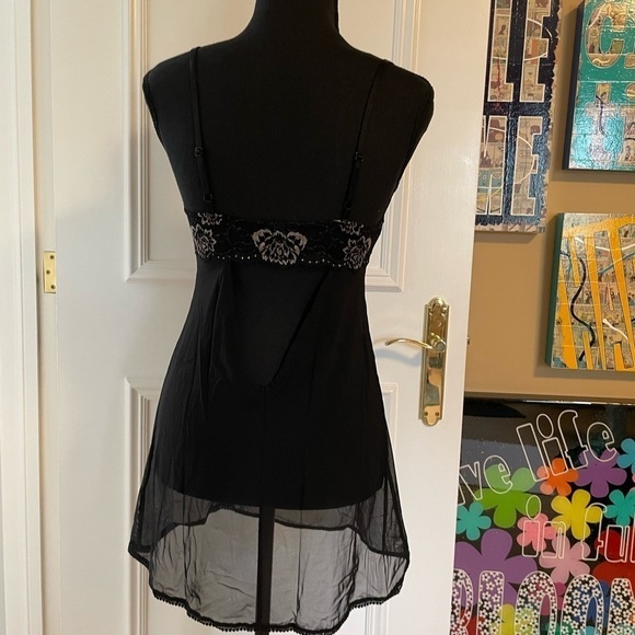 Lingerie 2 piece Chemise and Panties - Picture 2 of 4